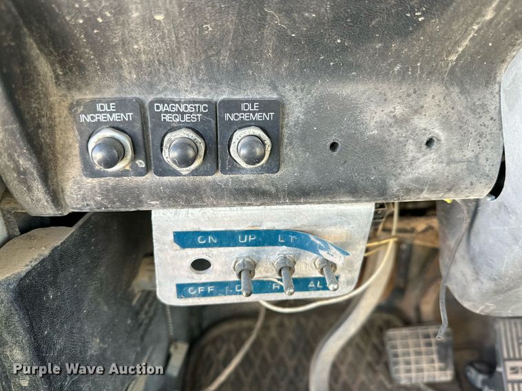 image for item DQ1479 1996 Volvo WCA  semi truck