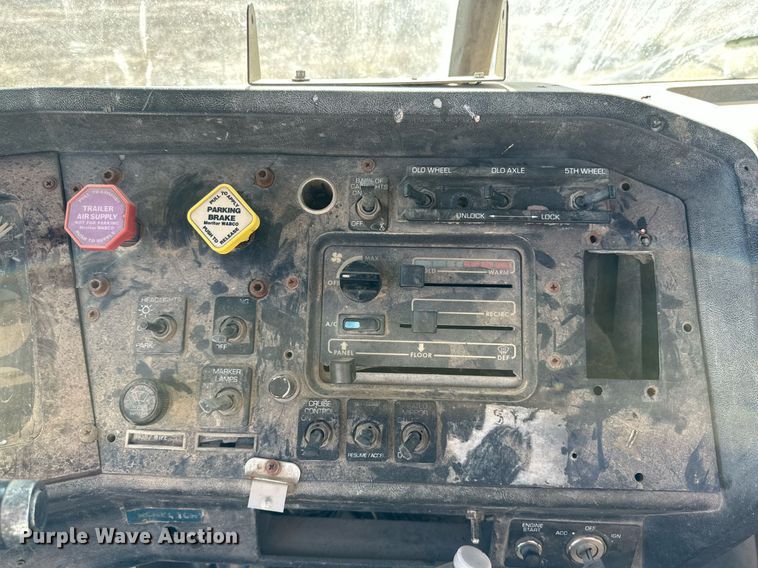 image for item DQ1479 1996 Volvo WCA  semi truck