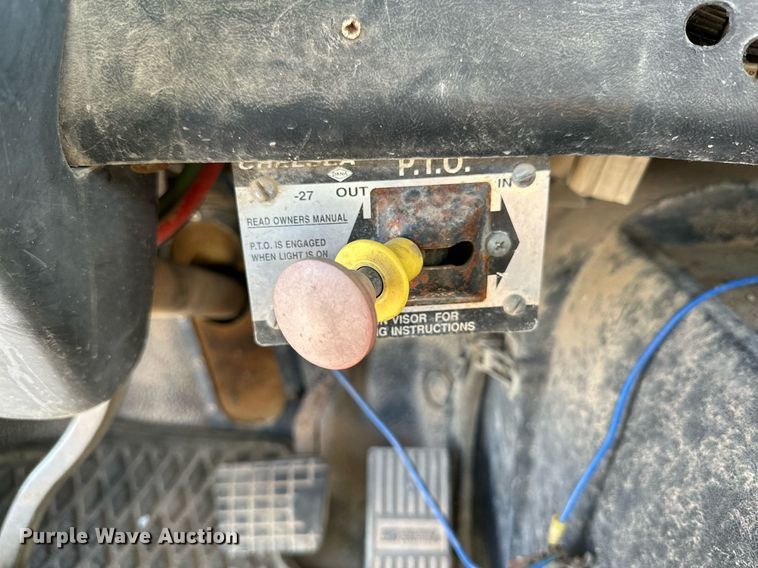 image for item DQ1479 1996 Volvo WCA  semi truck