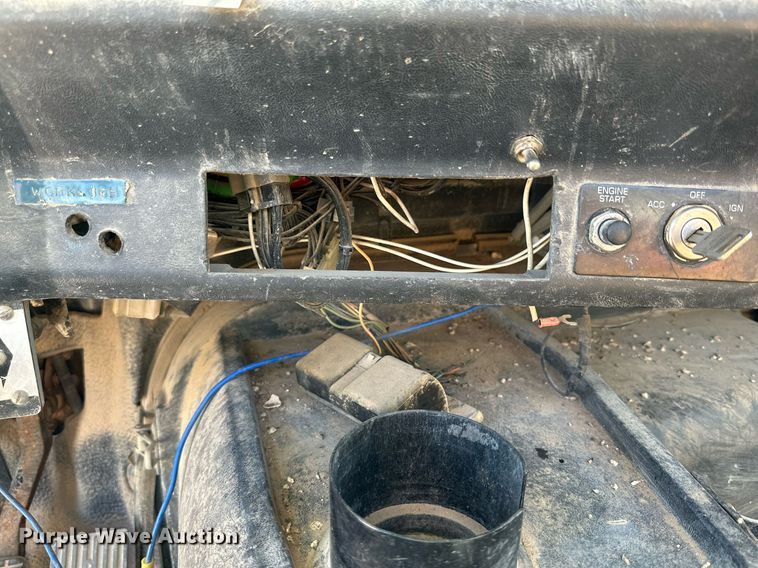 image for item DQ1479 1996 Volvo WCA  semi truck