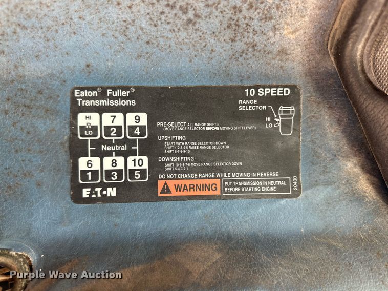 image for item DQ1479 1996 Volvo WCA  semi truck