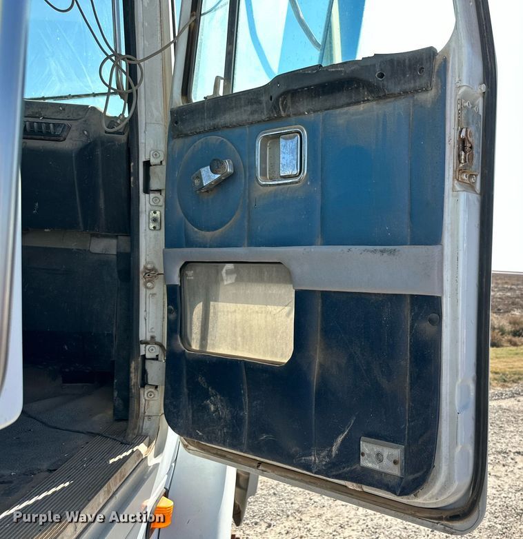 image for item DQ1479 1996 Volvo WCA  semi truck