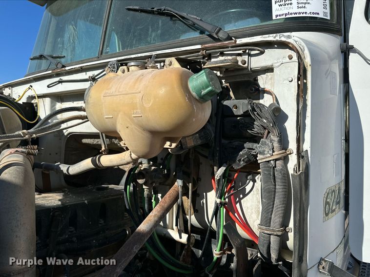 image for item DQ1479 1996 Volvo WCA  semi truck