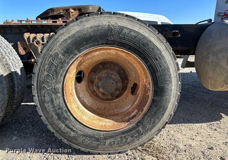 image for item DQ1479 1996 Volvo WCA  semi truck