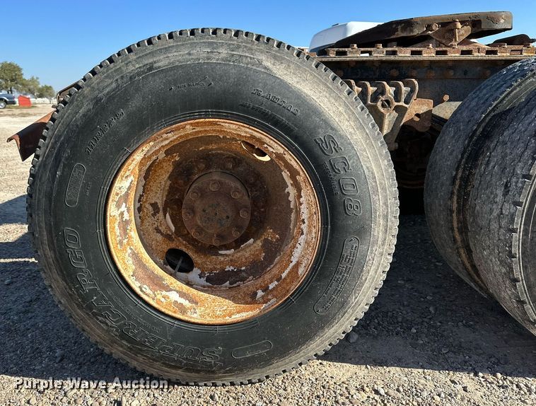 image for item DQ1479 1996 Volvo WCA  semi truck