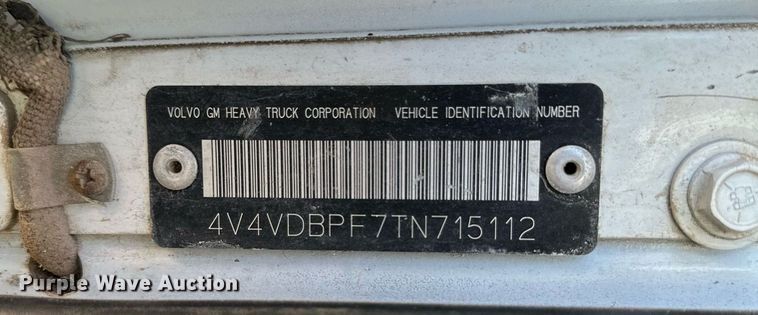 image for item DQ1479 1996 Volvo WCA  semi truck