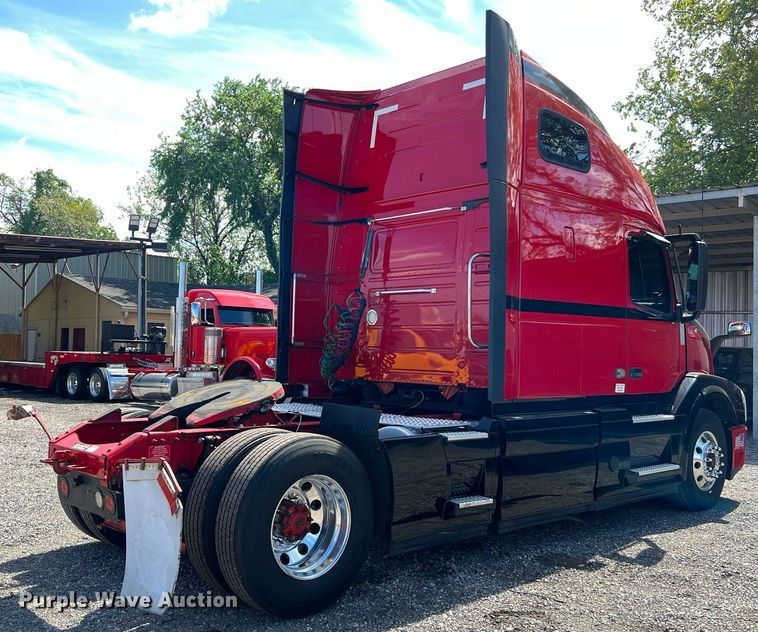 image for item DQ2223 2019 Volvo VN Series  semi truck