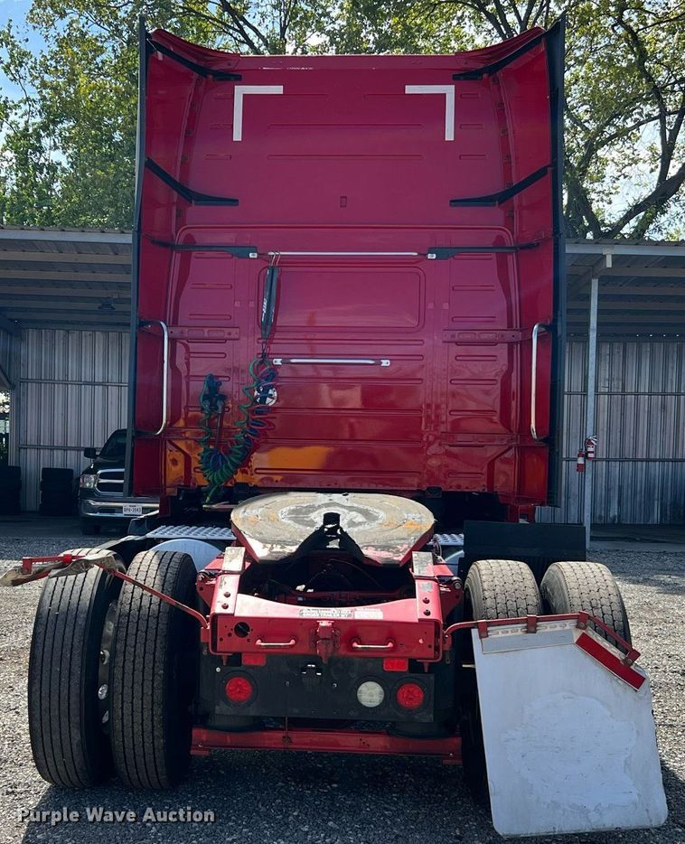 image for item DQ2223 2019 Volvo VN Series  semi truck