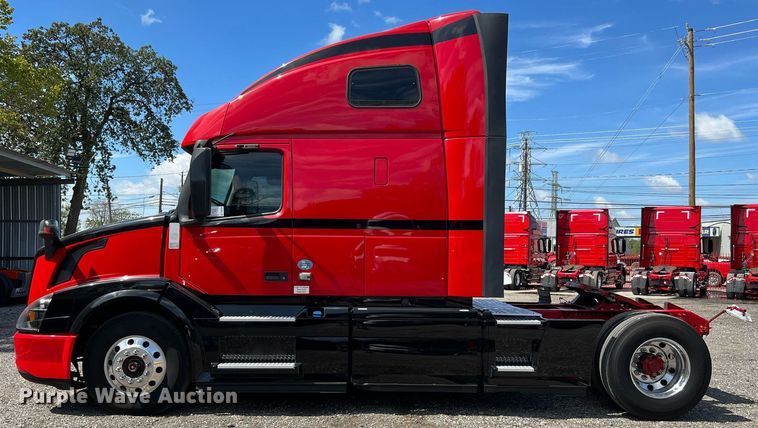 image for item DQ2223 2019 Volvo VN Series  semi truck