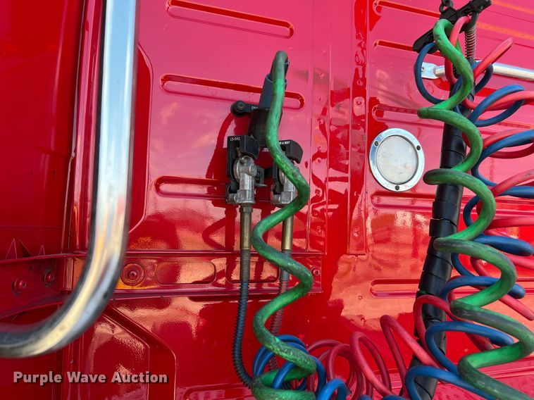 image for item DQ2223 2019 Volvo VN Series  semi truck