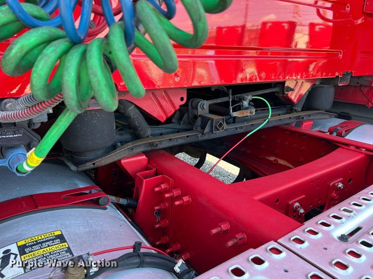 image for item DQ2223 2019 Volvo VN Series  semi truck