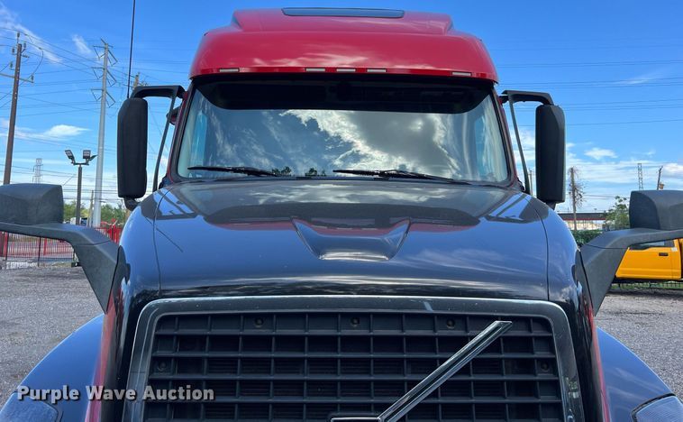 image for item DQ2223 2019 Volvo VN Series  semi truck