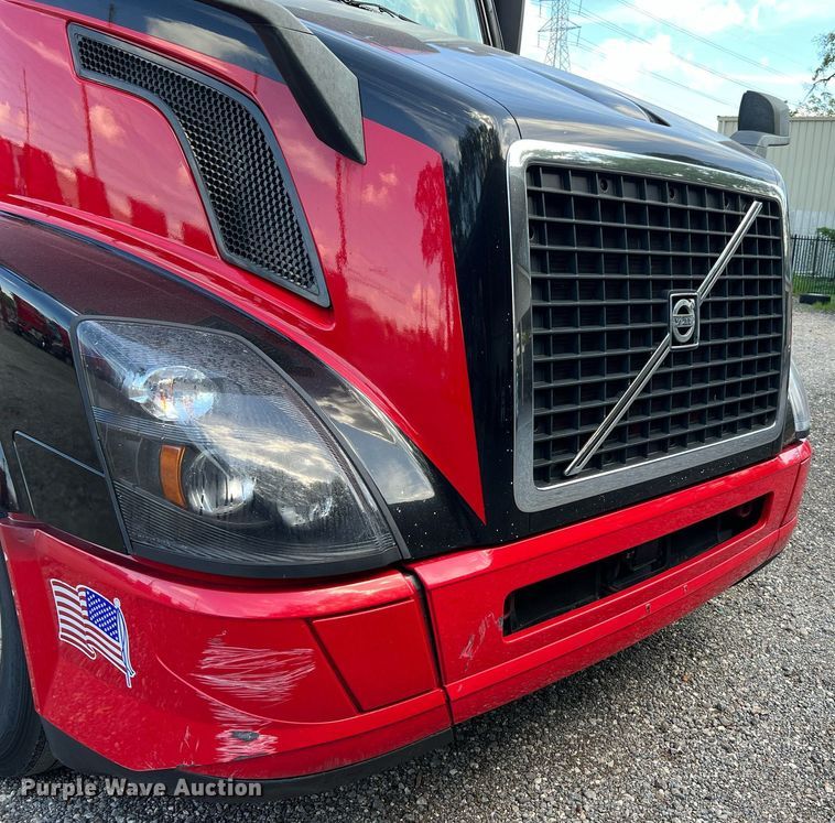 image for item DQ2223 2019 Volvo VN Series  semi truck