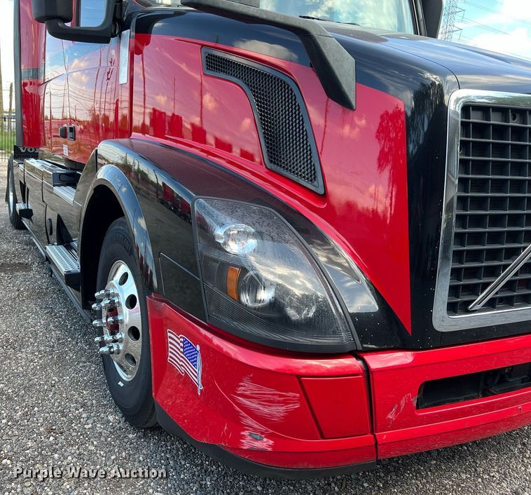image for item DQ2223 2019 Volvo VN Series  semi truck