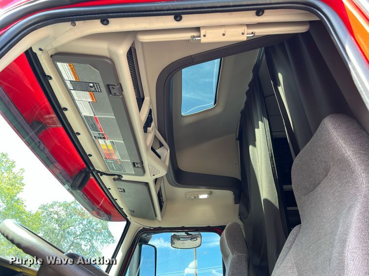 image for item DQ2223 2019 Volvo VN Series  semi truck