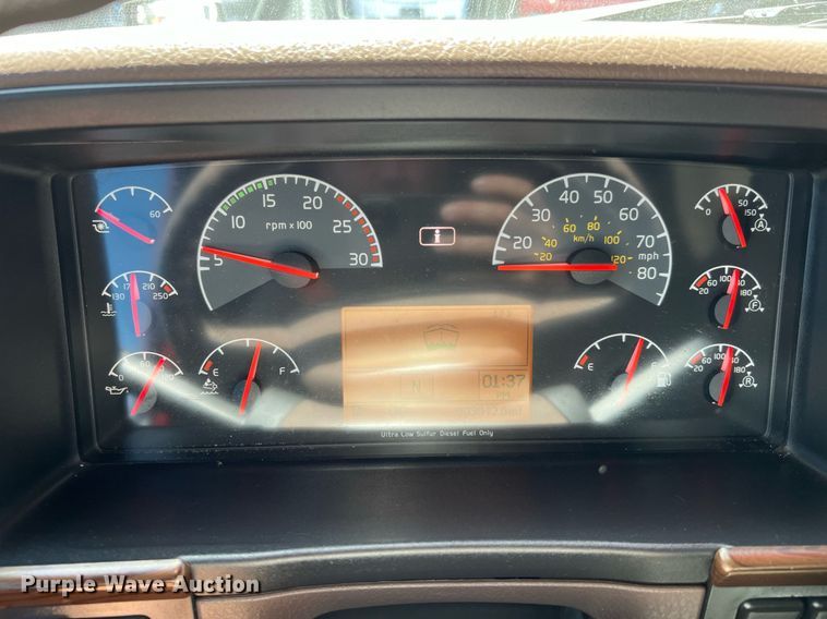 image for item DQ2223 2019 Volvo VN Series  semi truck