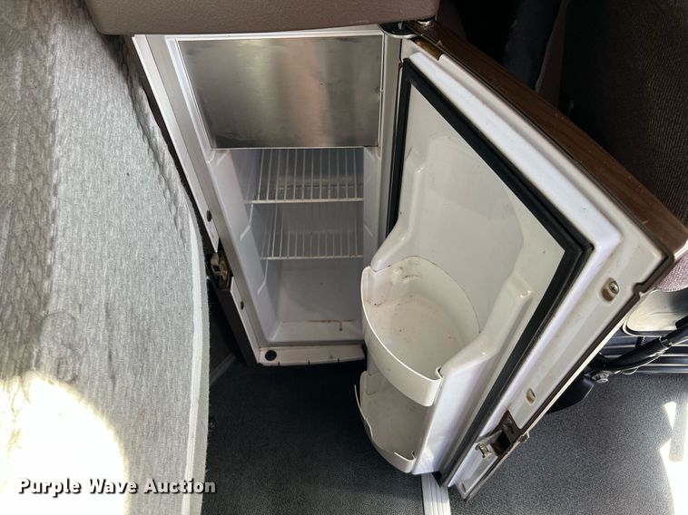 image for item DQ2223 2019 Volvo VN Series  semi truck