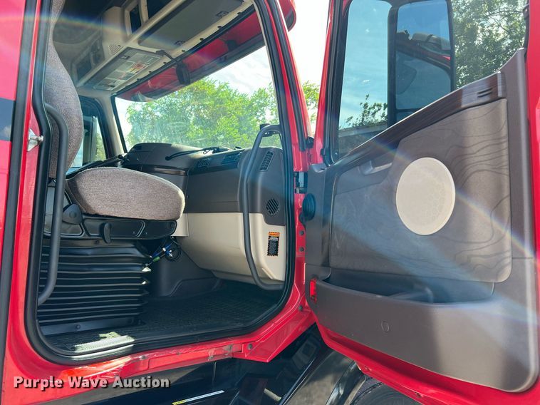 image for item DQ2223 2019 Volvo VN Series  semi truck