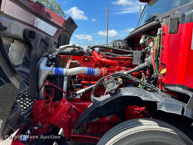 image for item DQ2223 2019 Volvo VN Series  semi truck