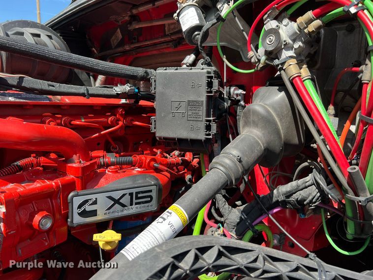 image for item DQ2223 2019 Volvo VN Series  semi truck