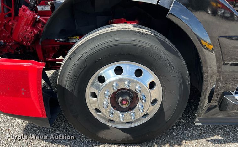 image for item DQ2223 2019 Volvo VN Series  semi truck