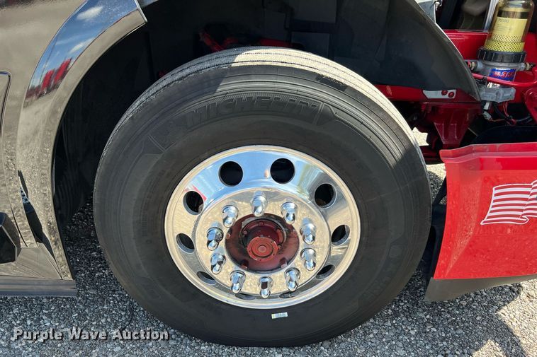 image for item DQ2223 2019 Volvo VN Series  semi truck