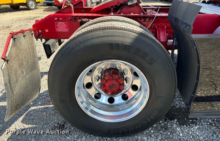 image for item DQ2223 2019 Volvo VN Series  semi truck