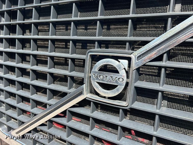 image for item DQ2223 2019 Volvo VN Series  semi truck