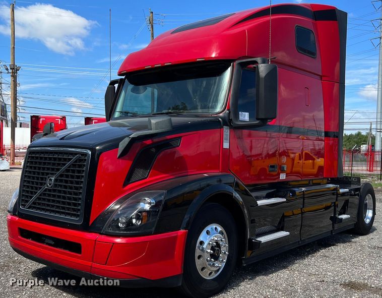 image for item DQ2224 2019 Volvo VN Series  semi truck