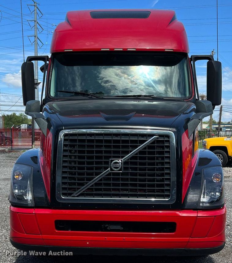 image for item DQ2224 2019 Volvo VN Series  semi truck