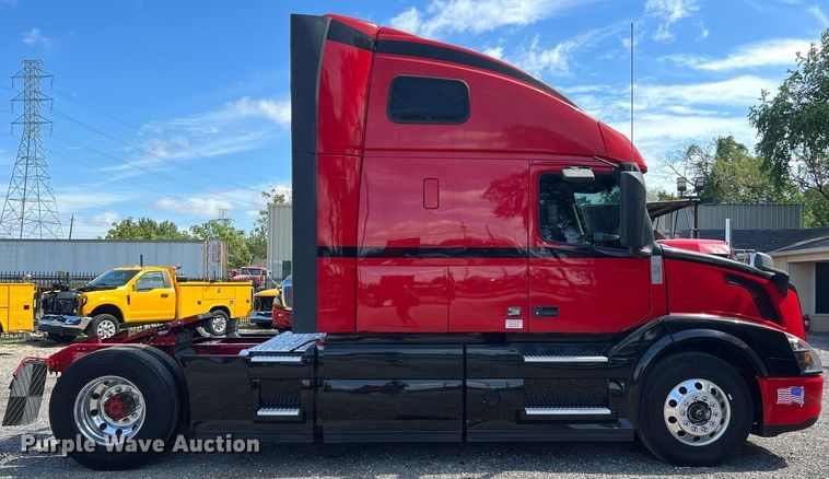 image for item DQ2224 2019 Volvo VN Series  semi truck