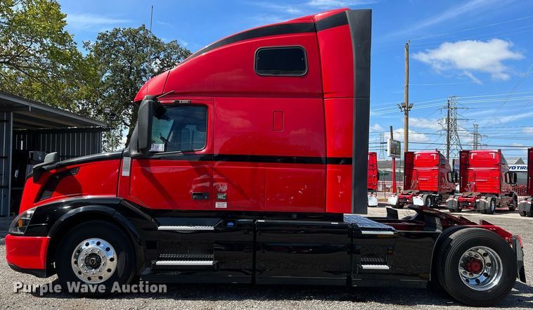 image for item DQ2224 2019 Volvo VN Series  semi truck