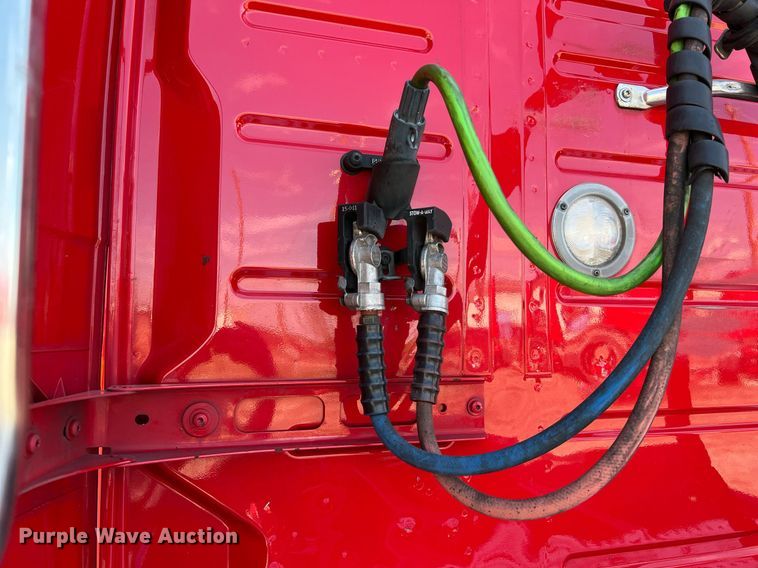 image for item DQ2224 2019 Volvo VN Series  semi truck