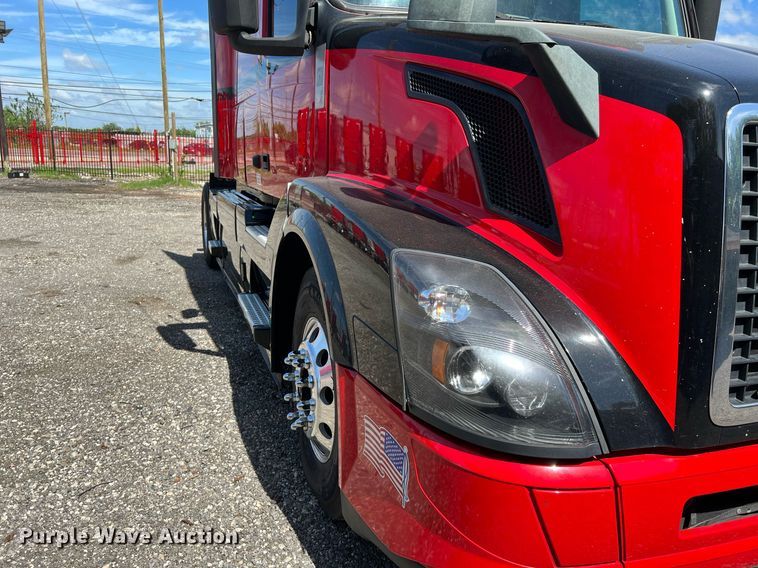 image for item DQ2224 2019 Volvo VN Series  semi truck