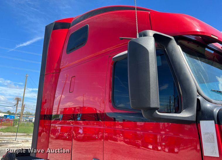 image for item DQ2224 2019 Volvo VN Series  semi truck