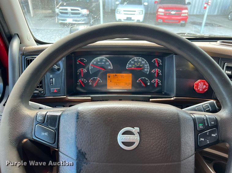 image for item DQ2224 2019 Volvo VN Series  semi truck