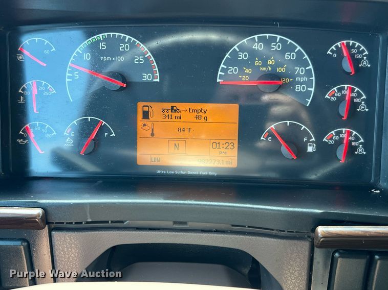 image for item DQ2224 2019 Volvo VN Series  semi truck