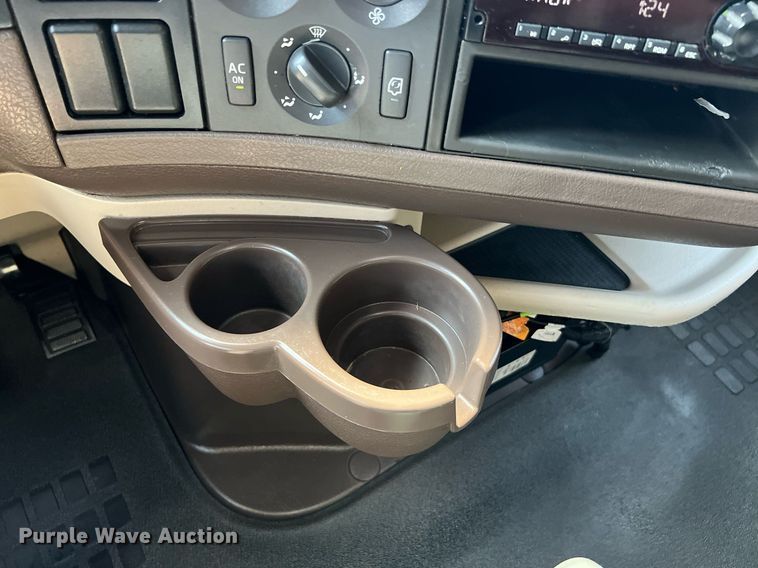 image for item DQ2224 2019 Volvo VN Series  semi truck