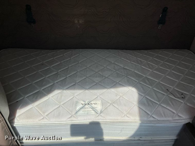 image for item DQ2224 2019 Volvo VN Series  semi truck