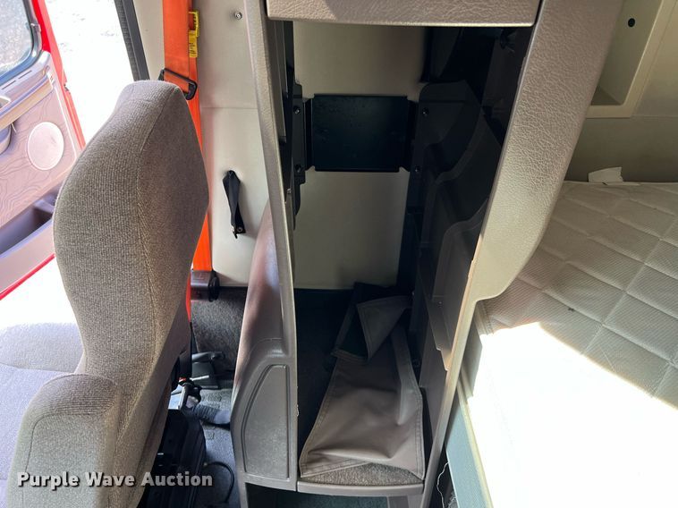 image for item DQ2224 2019 Volvo VN Series  semi truck