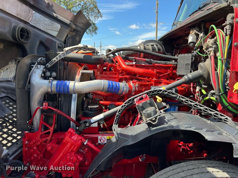 image for item DQ2224 2019 Volvo VN Series  semi truck