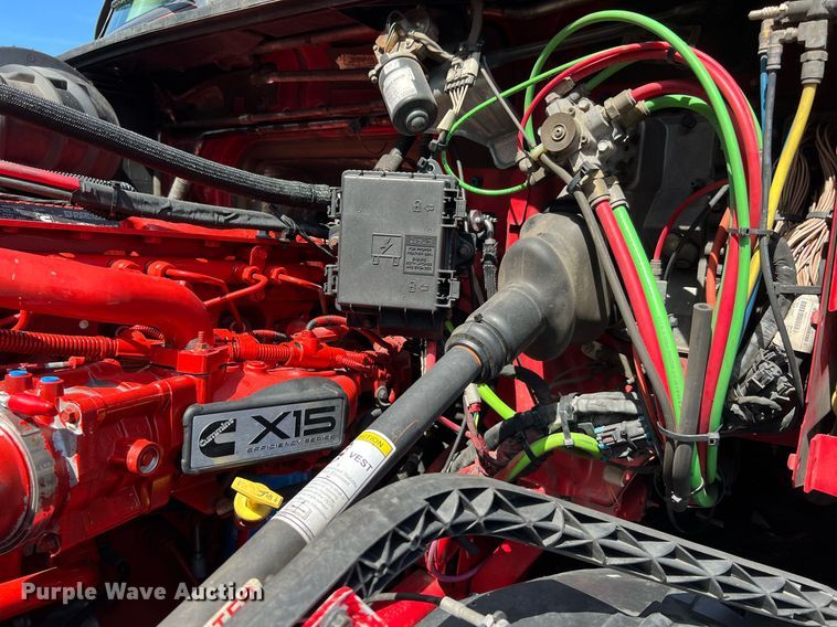 image for item DQ2224 2019 Volvo VN Series  semi truck