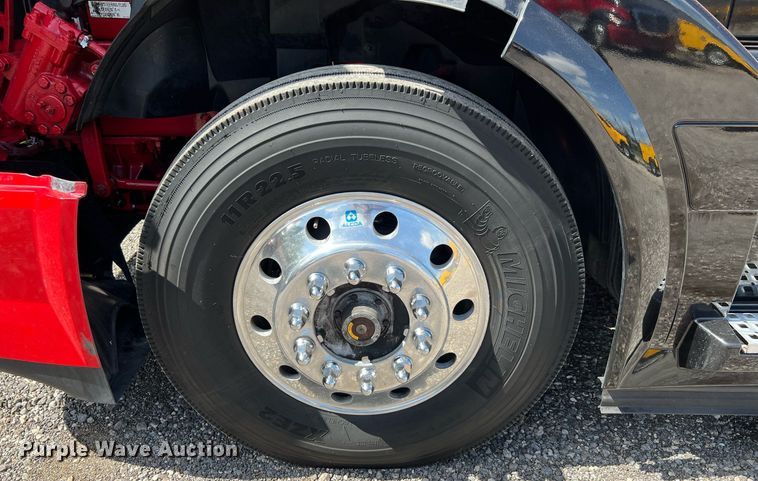 image for item DQ2224 2019 Volvo VN Series  semi truck