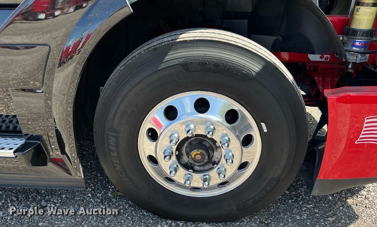 image for item DQ2224 2019 Volvo VN Series  semi truck