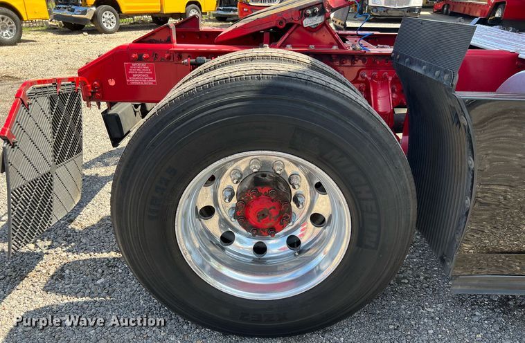 image for item DQ2224 2019 Volvo VN Series  semi truck