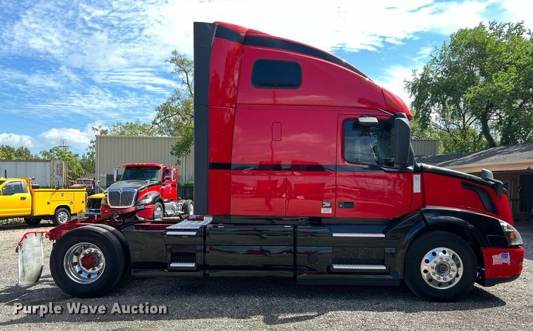 image for item DQ2225 2019 Volvo VN Series  semi truck