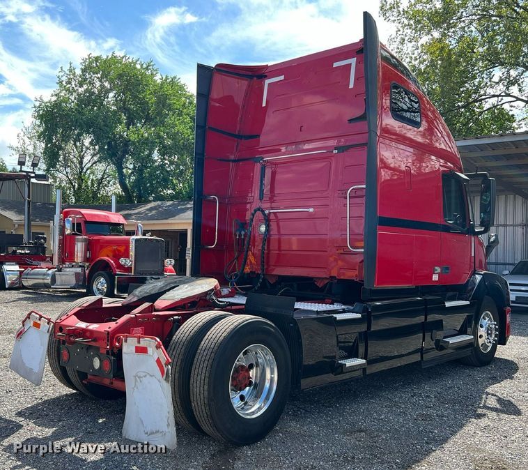 image for item DQ2225 2019 Volvo VN Series  semi truck