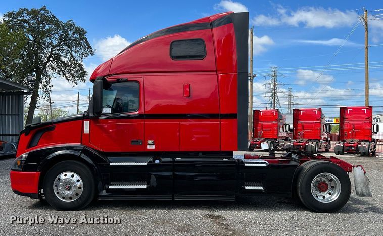 image for item DQ2225 2019 Volvo VN Series  semi truck