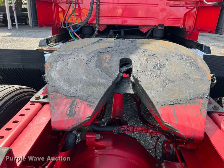 image for item DQ2225 2019 Volvo VN Series  semi truck