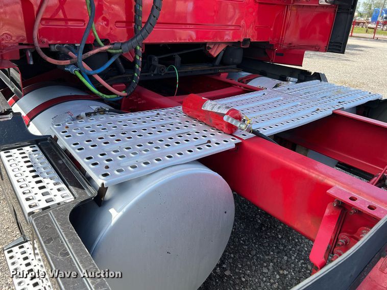 image for item DQ2225 2019 Volvo VN Series  semi truck